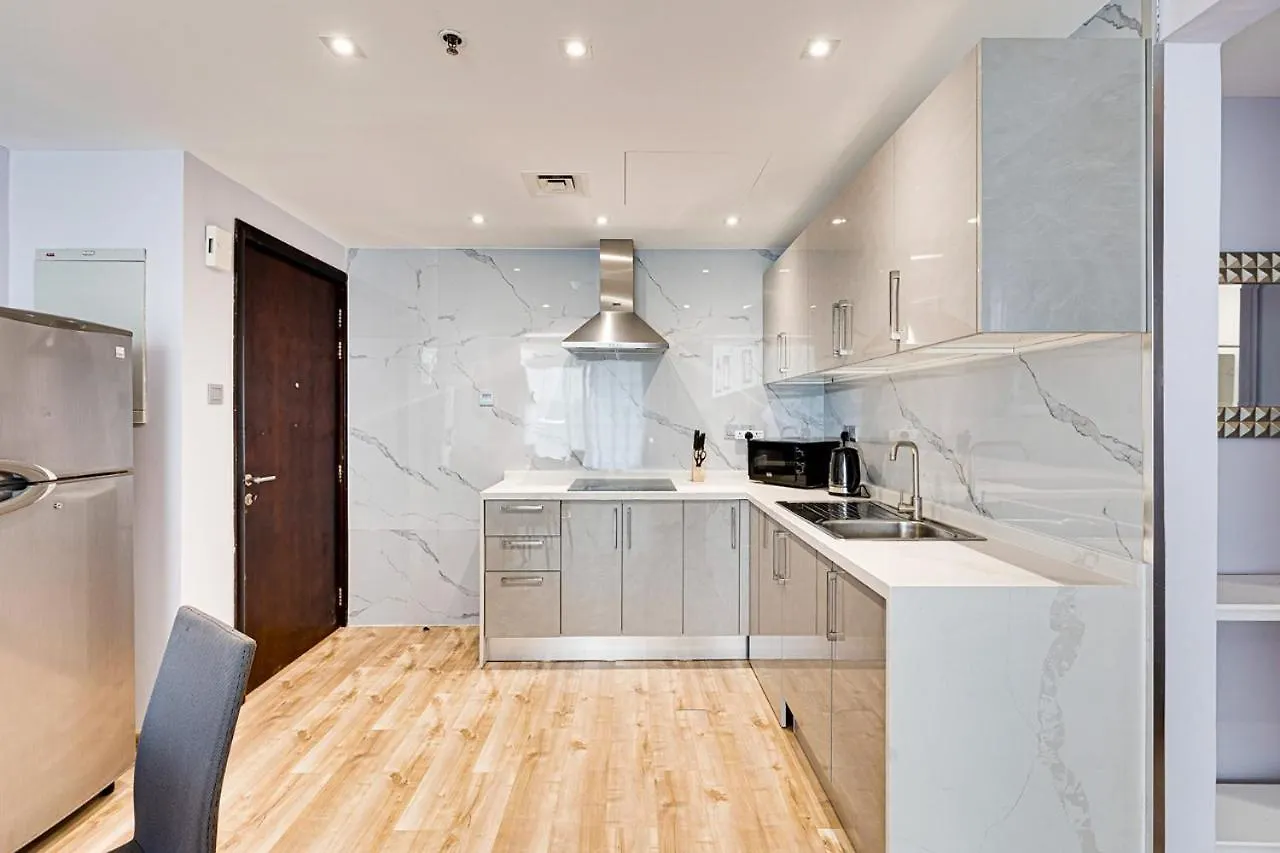 Modern Apartment In Dubai Marina